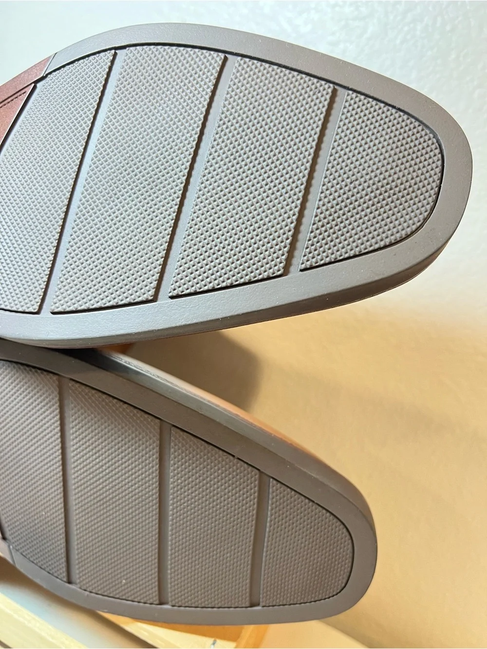 Johnston & Murphy sleek tan